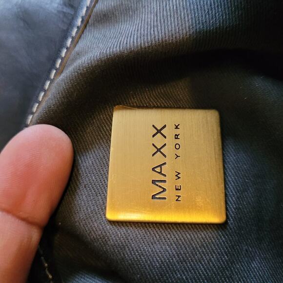 MAXX New York Women's Clutch Bag Small Black Leather Snap Gold-Plated Hardware - Picture 5 of 7